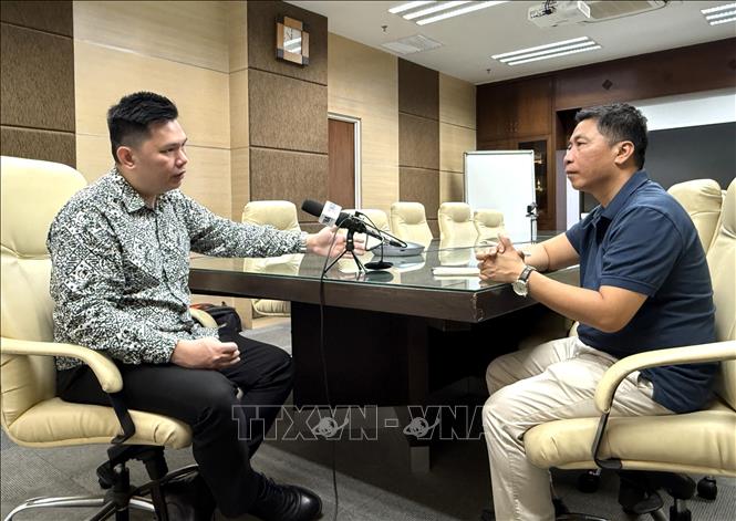 Nhà phân tích đối ngoại, an ninh và chiến lược thuộc Trường Đại học Malaya (Malaysia) Collins Chong Yew Keat trả lời phỏng vấn TTXVN tại Kuala Lumpur. Ảnh: Thanh Bình - PV TTXVN tại Malaysia