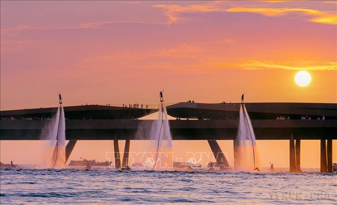 Cầu Hôn (Kiss Bridge) tại Phú Quốc, công trình kiến trúc độc đáo được xem như biểu tượng mới của tình yêu và du lịch Việt Nam. Ảnh: TTXVN phát