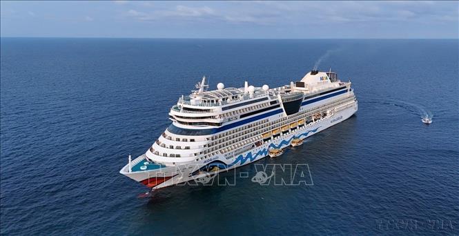 Tàu du lịch Aida Stella chở hơn 2.100 du khách quốc tế đến tham quan đảo ngọc Phú Quốc (14/2/2025) Ảnh: Lê Huy Hải - TTXVN