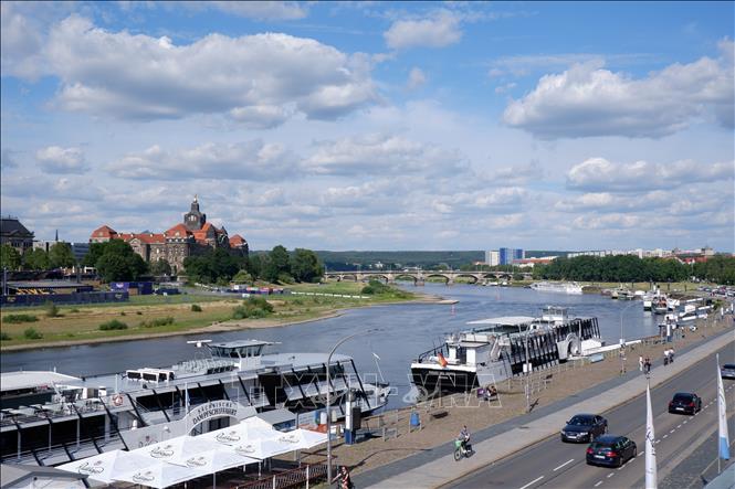 Dòng sông Elbe chảy qua Dresden không chỉ là một mạch giao thông tự nhiên mà còn là nguồn cảm hứng nghệ thuật lớn nhất tạo nên vẻ đẹp cho thành phố. Ảnh: Thuỳ Linh - P/v TTXVN tại Đức