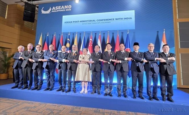 Bộ trưởng Ngoại giao Lê Hoài Trung với các đại biểu tại Hội nghị Bộ trưởng ngoại giao ASEAN lần thứ 59 (AMM-59) và các hội nghị liên quan diễn ra tại Philippines (7/2026). Ảnh: Việt Dũng - TTXVN