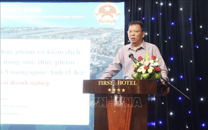 Ông Ngô Xuân Nam, Phó Giám đốc Văn phòng SPS Việt Nam cập nhật các quy định mới của thị trường EU và Anh tại hội nghị. Ảnh: Xuân Anh -TTXVN 