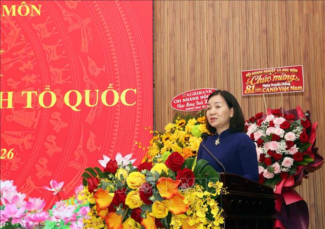 Bà Trương Thị Bích Hạnh, Phó Chủ tịch Thường trực Ủy ban MTTQ Việt Nam Thành phố Hồ Chí Minh, Phó Trưởng ban Ban Chỉ đạo phòng, chống tội phạm và xây dựng phong trào toàn dân bảo vệ an ninh Tổ quốc Thành phố, phát biểu chỉ đạo tại Ngày hội. Ảnh: Xuân Khu - TTXVN