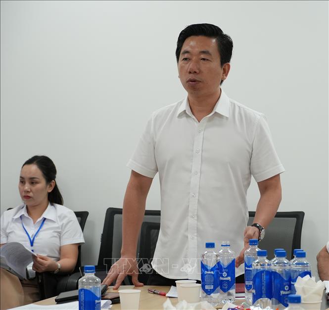 Ông Trần Anh Tú, Chủ tịch UBND xã Tam Đảo phát biểu tại buổi làm việc. Ảnh: Nguyễn Thảo - TTXVN