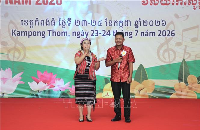 Tiết mục song ca “Giao duyên bên hồ Yeak Laom