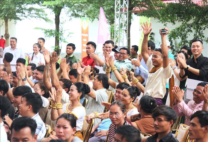Hội diễn góp phần thắt chặt tình đoàn kết giữa công nhân Campuchia và người lao động Việt Nam đang làm việc tại các đơn vị của VRG trên đất nước Chùa Tháp. Ảnh: Minh Hưng – PV TTXVN tại Campuchia