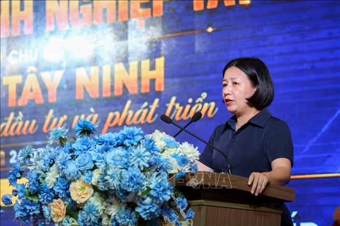 Giám đốc Sở Khoa học và Công nghệ tỉnh Tây Ninh Huỳnh Thị Hồng Nhung phát biểu. Ảnh: Giang Phương – TTXVN