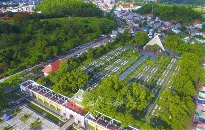 Nghĩa trang liệt sĩ A1 có diện tích hơn 3,2ha, gần Đồi A1 lịch sử, được xây dựng năm 1958, đầu tư nâng cấp năm 1993. Ảnh: Xuân Tư - TTXVN