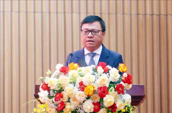 Đồng chí Lê Quốc Minh, Ủy viên Trung ương Đảng, Phó Trưởng ban Tuyên giáo và Dân vận Trung ương, Tổng Biên tập Báo Nhân Dân phát biểu. Ảnh: Phạm Kiên - TTXVN