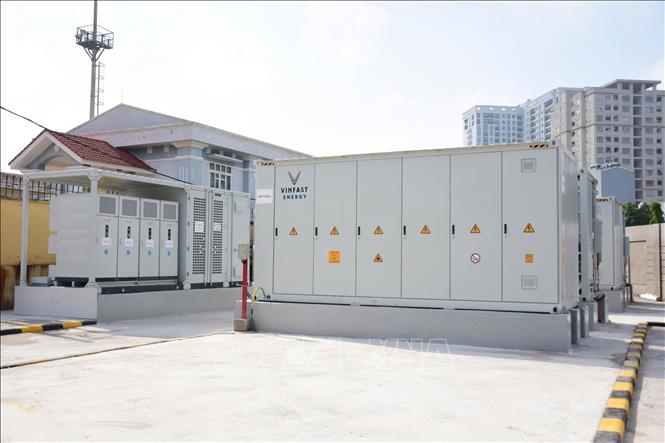 Tổng công ty Điện lực thành phố Hà Nội (EVNHANOI) đã đưa vào vận hành thí điểm  hệ thống pin lưu trữ năng lượng (BESS) trên lưới điện 110kV. Ảnh: Quốc Lũy - TTXVN