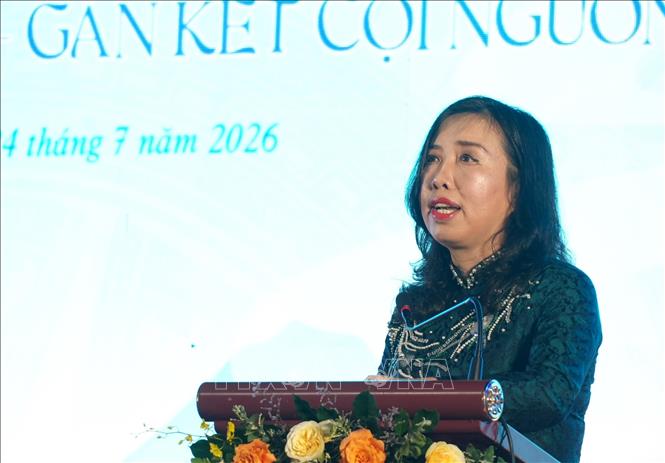 Thứ trưởng Bộ Ngoại giao Lê Thị Thu Hằng phát biểu bế mạc Trại hè Việt Nam. Ảnh: Phan Sáu - TTXVN