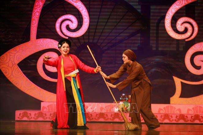 Trích đoạn Chèo “Thị Mầu lên chùa”. Ảnh: Khánh Hoà - TTXVN