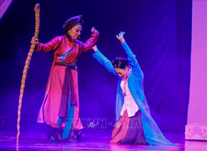 Trích đoạn Chèo “Thị Mầu lên chùa”. Ảnh: Khánh Hoà - TTXVN