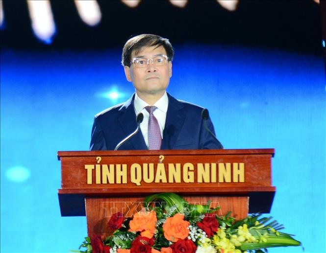 Chủ tịch UBND tỉnh Quảng Ninh Bùi Văn Khắng phát biểu khai mạc Chương trình nghệ thuật đặc biệt 