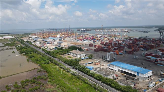 Following the administrative merger, HCM City enters a new phase of repositioning itself as a regional and national logistics hub, supported by a broader development space and greater potential for developing large-scale logistics–seaport–industrial–urban clusters. VNA Photo: Huỳnh Sơn