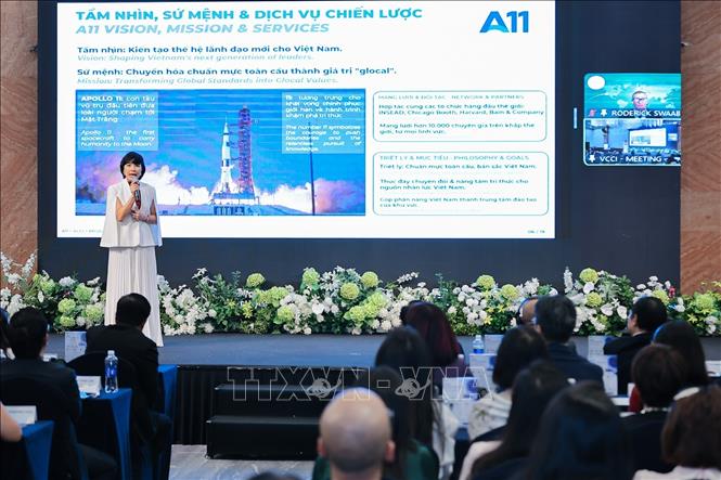 Giới thiệu chương trình tại buổi lễ. Ảnh: Lê Đông - TTXVN