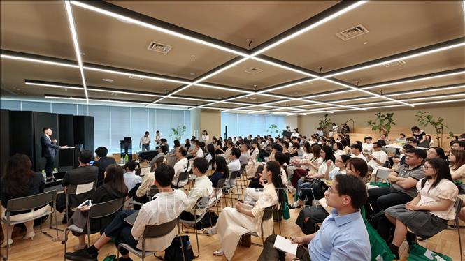 Diễn đàn thu hút rất nhiều bạn trẻ người Việt quan tâm. Ảnh: Bùi Hà- PV TTXVN tại Nhật Bản
