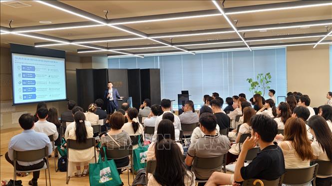 Diễn đàn là nơi kết nối, giao lưu, chia sẻ kinh nghiệm của những người Việt trẻ về đầu tư, tài chính. Ảnh: Bùi Hà- PV TTXVN tại Nhật Bản
