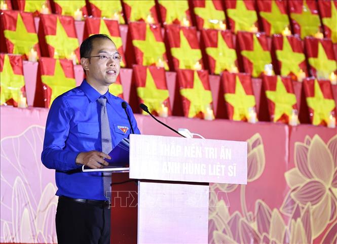 Đồng chí Nguyễn Tiến Hưng, Phó Chủ tịch Uỷ ban Mặt trận Tổ quốc Việt Nam Thành phố, Bí thư Thành đoàn Hà Nội, đại diện Tuổi trẻ Thủ đô phát biểu. Ảnh: Minh Đức - TTXVN

