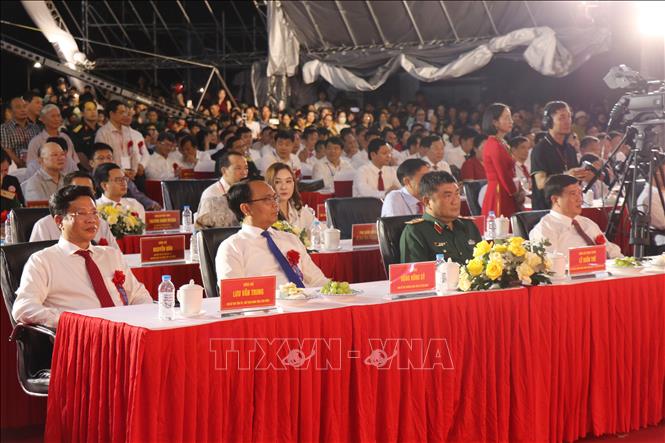 Các đại biểu và đông đảo người dân, du khách tham dự Lễ khánh thành Quảng trường trung tâm Gia Nghĩa và Khu liên hợp Bảo tàng - Thư viện - Công viên (phường Bắc Gia Nghĩa, tỉnh Lâm Đồng). Ảnh: Nguyễn Huy Thành - TTXVN