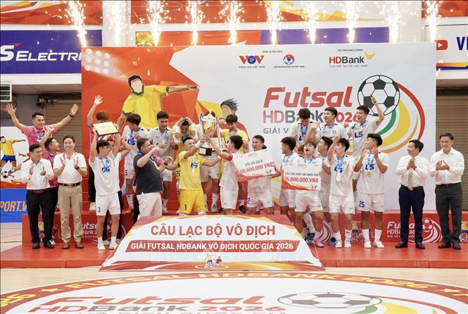 CLB Thái Sơn Bắc với Cúp Vô địch Giải Futsal HDBank Vô địch Quốc gia 2026. Ảnh: Trung Tuyến – TTXVN