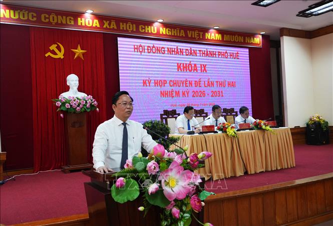 Đ/c Lê Trí Thanh, tân Chủ tịch UBND thành phố Huế phát biểu. Ảnh: Nguyên Lý - TTXVN