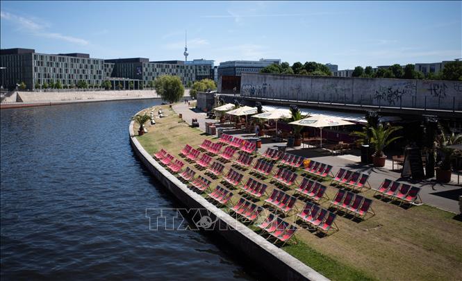 Trời nắng nóng gay gắt tại Berlin, Đức. Ảnh: THX/TTXVN phát