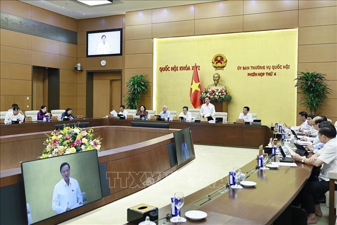 Phó Chủ tịch Quốc hội Nguyễn Khắc Định phát biểu. Ảnh: Doãn Tấn - TTXVN