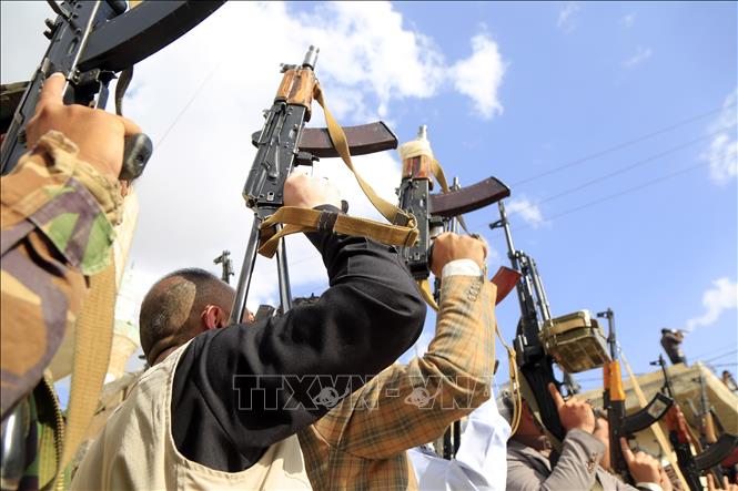 (Tư liệu) Các tay súng Houthi tại Sanaa, Yemen. Ảnh: THX/TTXVN phát
