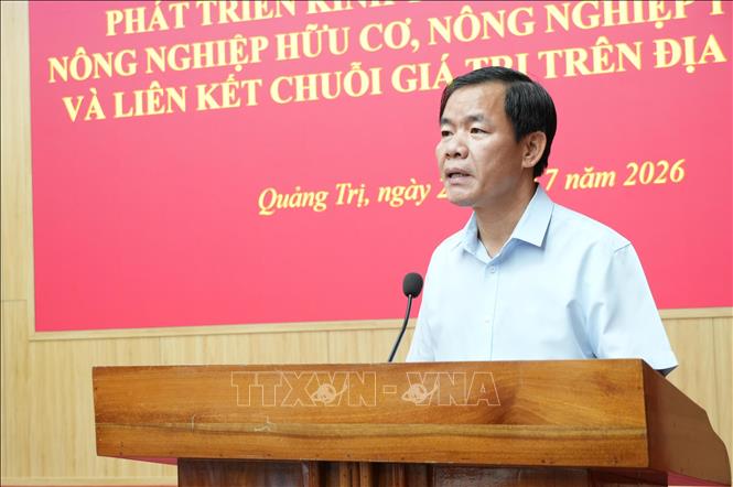 Bí thư Tỉnh ủy Nguyễn Văn Phương phát biểu tại Hội nghị. Ảnh: Tá Chuyên - TTXVN