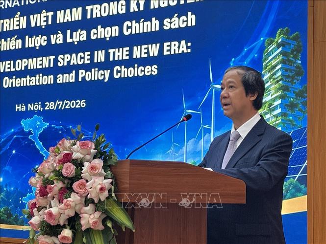 PGS. TS. Nguyễn Kim Sơn, Ủy viên Trung ương Đảng, Phó Trưởng ban Chính sách, chiến lược Trung ương phát biểu khai mạc hội thảo. Ảnh: Thanh Hương - TTXVN 