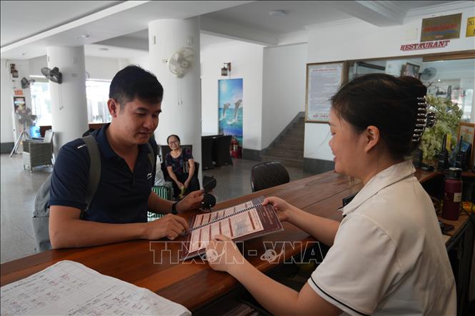 Các cơ sở lưu trú ở Nghệ An đang nỗ lực nâng cao vệ sinh môi trường, chất lượng dịch vụ và đặc biệt là thái độ cầu thị, tôn trọng du khách trong mọi tình huống. Ảnh: Bích Huệ - TTXVN