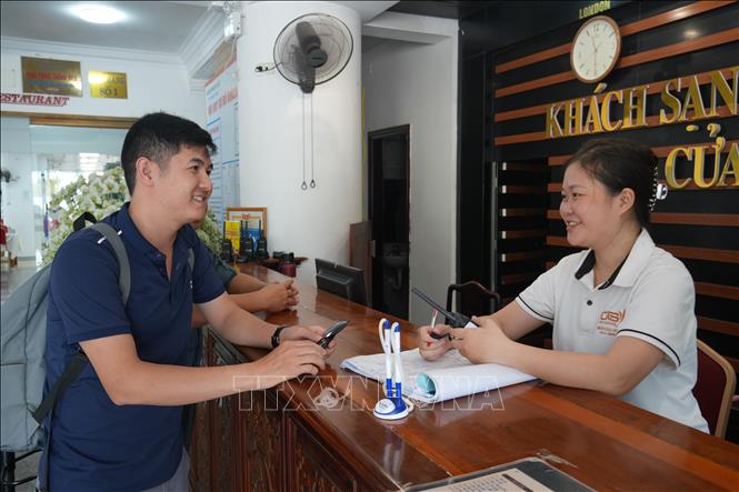 Chất lượng dịch vụ thực tế và văn hóa ứng xử của các cơ sở lưu trú cũng là yếu tố quyết định uy tín của điểm đến ở Nghệ An. Ảnh: Bích Huệ - TTXVN