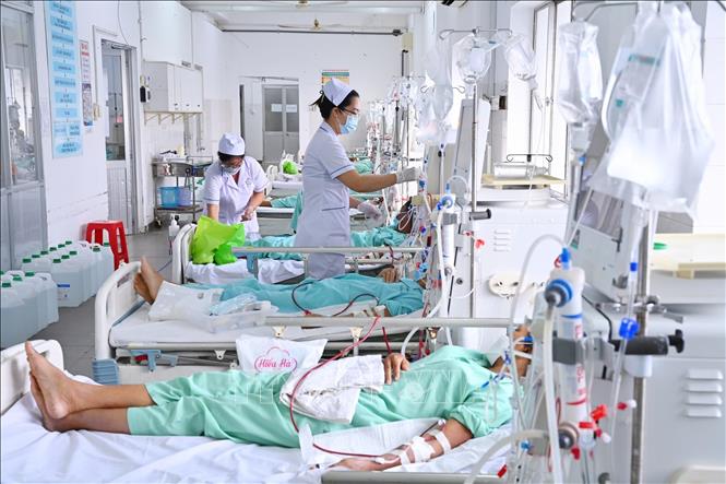 Chính sách thu hút nhân tài của Tây Ninh là bước đi chiến lược để giảm áp lực cho các bệnh viện tuyến trên và chăm sóc sức khỏe nhân dân tốt hơn. Ảnh: Thanh Tân - TTXVN