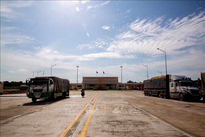 Việc đầu tư, nâng cấp Cửa khẩu quốc tế Tân Nam tạo động lực thúc đẩy thương mại biên giới, thu hút đầu tư và phát triển logistics tại tỉnh Tây Ninh. Ảnh: Giang Phương - TTXVN