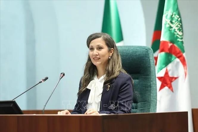 Bà Khalida Boufedech phát biểu trong một cuộc họp. Ảnh: TTXVN phát 