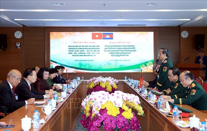 Chủ tịch Quốc hội Campuchia Samdech Khuon Sudary thăm Bệnh viện Trung ương Quân đội 108. Ảnh: Tuấn Anh - TTXVN