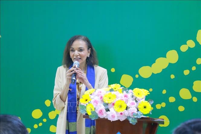 Bà Anne Aly, Hạ nghị sĩ, Bộ trưởng Phát triển Quốc tế, Bộ trưởng Doanh nghiệp Nhỏ, Bộ trưởng Các vấn đề Đa văn hóa Australia, phát biểu tại lễ ra mắt 