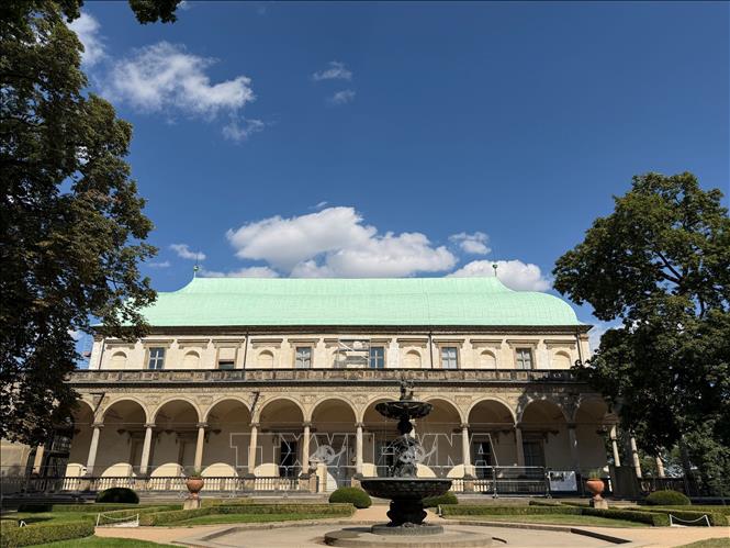 Khu vườn Hoàng gia (Královská zahrada) nằm ở phía Bắc Quần thể Lâu đài Praha. Ảnh: Trần Hòa – PV TTXVN tại Cộng hòa Séc