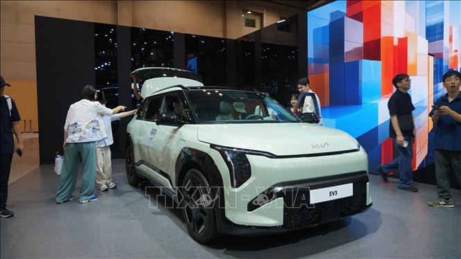 Mẫu xe điện EV3 của hãng Kia được giới thiệu tại Busan, Hàn Quốc. Ảnh: THX/TTXVN phát