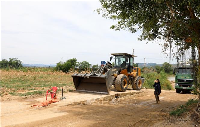 Doanh nghiệp đưa ra nhiều lý do để không thực hiện cân tải, dù đã lắp đặt trạm cân. Ảnh: Văn Tý - TTXVN