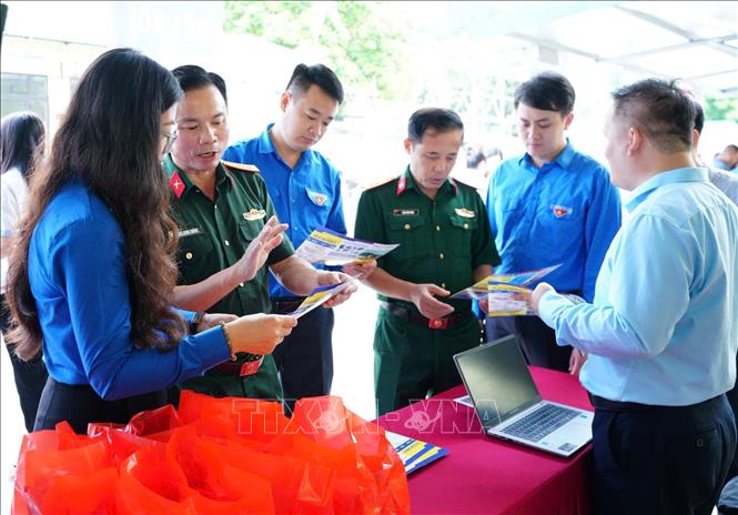 Gian tư vấn giới thiệu việc làm tại Chương trình. Ảnh: TTXVN phát