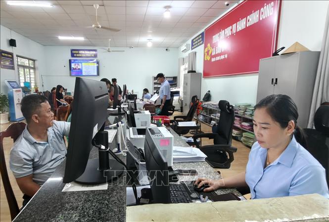 Trung tâm Phục vụ hành chính công xã Đăk Ơ đẩy mạnh chuyển đổi số, nâng cao phục vụ người dân. Ảnh: K GỬIH - TTXVN 