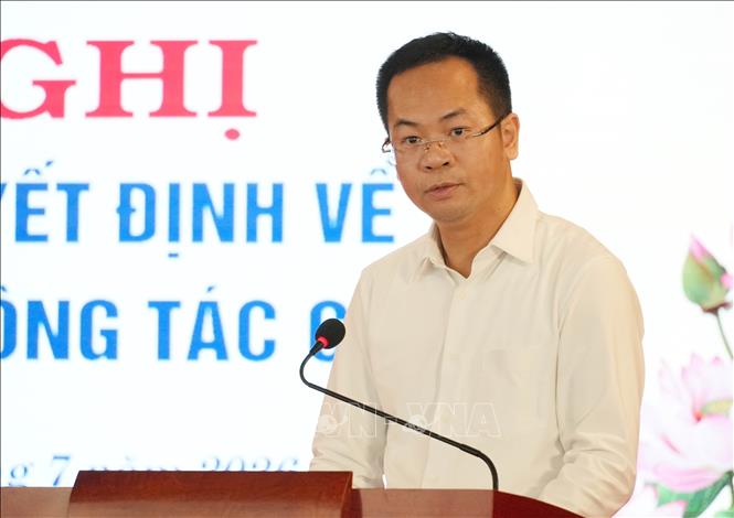 Đồng chí Trần Hải Hà, Giám đốc Sở Văn hóa, Thể thao và Du lịch tỉnh Điện Biên phát biểu giao nhiệm vụ cho các đồng chí nhận nhiệm vụ mới. Ảnh: Trung Kiên - TTXVN