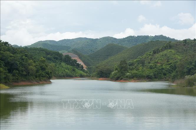 Phía trên đập Nà Tâm, xí nghiệp thủy lợi Cao Lộc, đã có hiện tượng sạt lở đất do một số công trình đang thi công. Ảnh: Tiến Vĩnh – TTXVN 