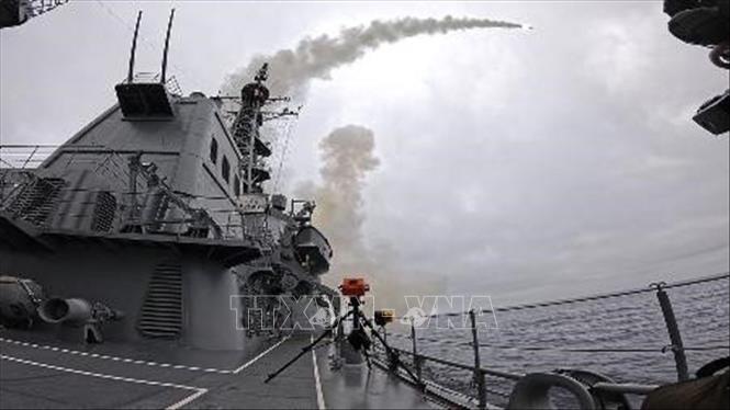 Tên lửa hành trình Tomahawk được phóng thử từ tàu khu trục Chokai được trang bị hệ thống Aegis tại Thái Bình Dương ngày 28/7/2026. Ảnh: Kyodo/TTXVN phát
