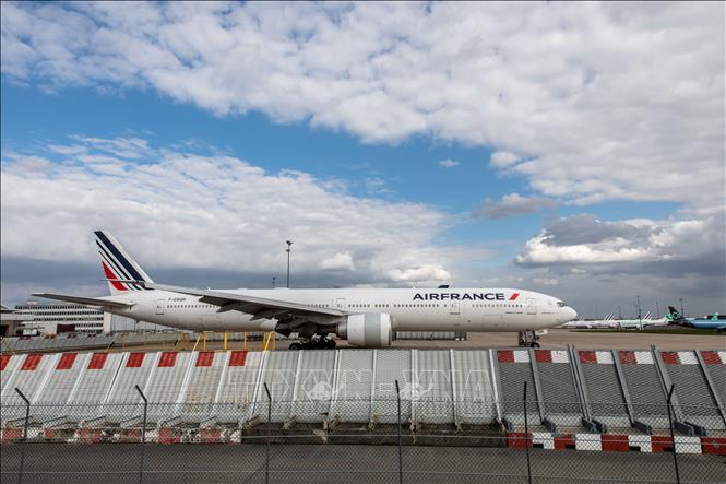 Máy bay của hãng hàng không Air France tại sân bay Orly ở Paris, Pháp. Ảnh: THX/TTXVN phát