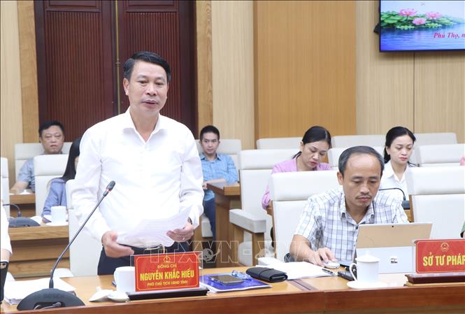 Phó Chủ tịch UBND tỉnh Phú Thọ Nguyễn Khắc Hiếu phát biểu tại buổi làm việc. Ảnh: Thu Hương - TTXVN