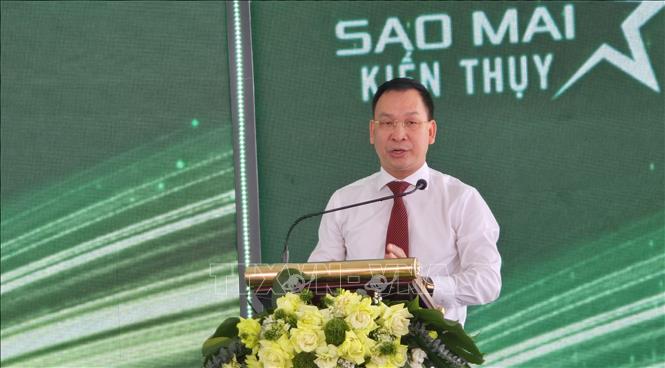 Ông Phạm Văn Định, Chủ tịch Ủy ban nhân dân xã Kiến Hưng phát biểu tại lễ khởi công. Ảnh: Minh Thu - TTXVN