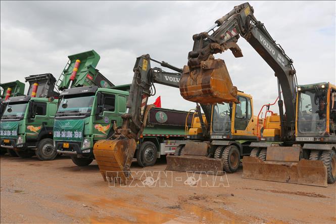 Nghi thức khởi công dự án. Ảnh: Minh Thu - TTXVN